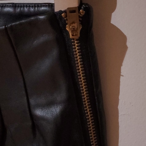 Zara Fit and Flare side zip pleather pants - Picture 4 of 7